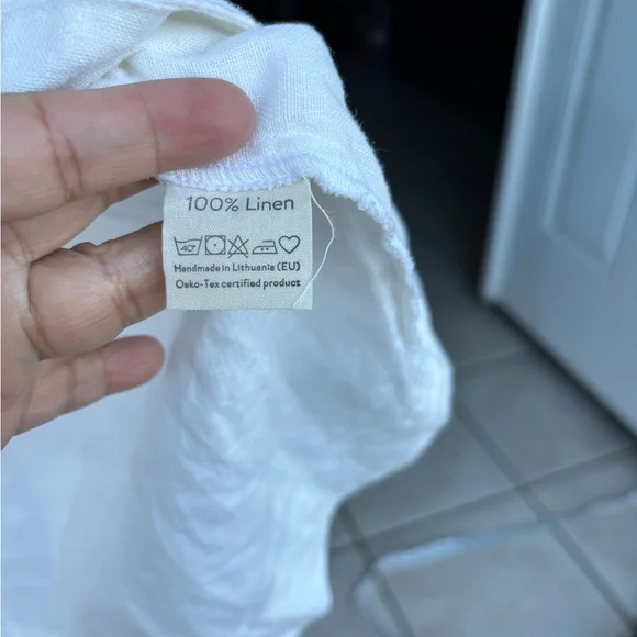 Sleeveless White High-Low Linen Dress - Picture 6 of 9